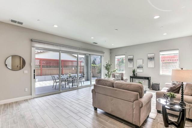 6736 Grasshopper Avenue, Newark CA: https://media.crmls.org/mediaz/d3bf46d1-3ba6-45fb-9c74-57034902fa7f.jpg