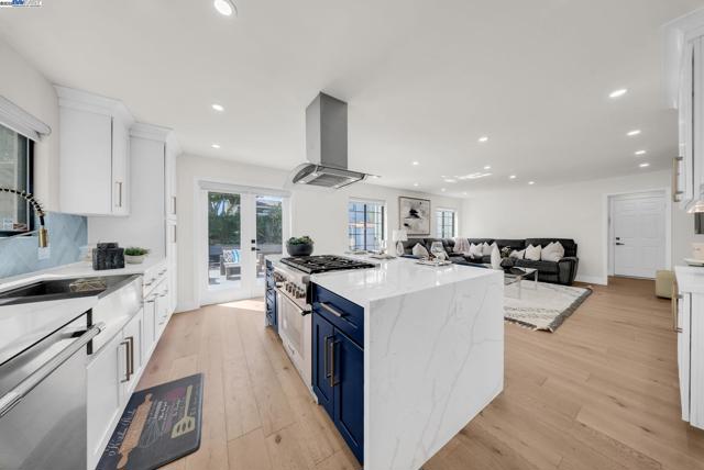 524 Gamay Ct, Fremont CA: https://media.crmls.org/mediaz/d3c0467b-3b07-4d8e-89fc-4c05ea9abe77.jpg
