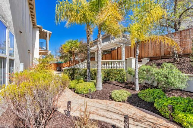 2645 Muirfield Way, Gilroy CA: https://media.crmls.org/mediaz/d3c05c07-2304-4768-a8d4-87c6c2327531.jpg
