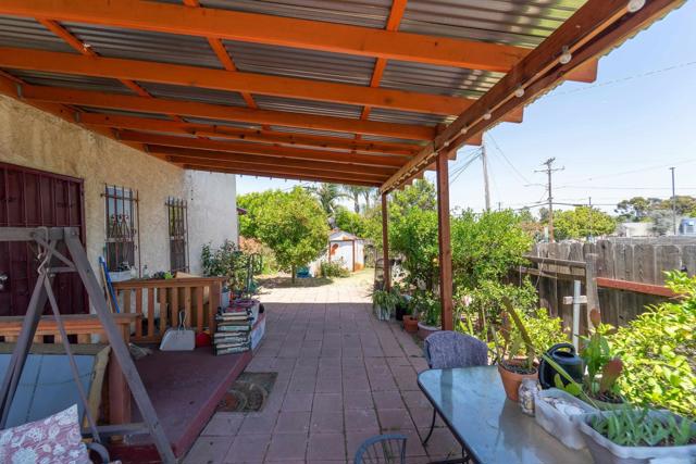 4643 Cherokee Avenue, San Diego CA: https://media.crmls.org/mediaz/d3c0842f-787d-42bb-959f-bfe548b3911a.jpg