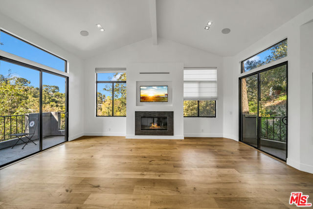 3026 PASSMORE Drive, Los Angeles CA: https://media.crmls.org/mediaz/d3c0a0b5-01ae-4b6b-a1fe-8e4163fa434f.jpg