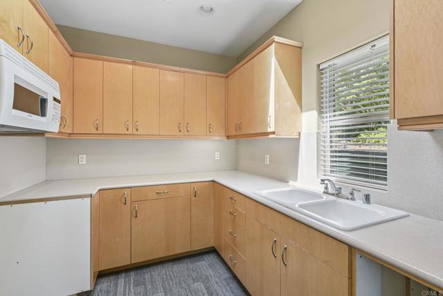 31619 21 Via Puerta Del Sol, Bonsall CA: https://media.crmls.org/mediaz/d3c0d394-d103-443b-b99c-d90d2f205ea2.jpg