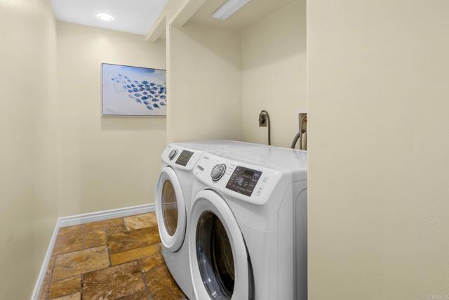 515 S Sierra Avenue, Solana Beach CA: https://media.crmls.org/mediaz/d3c14451-fcf9-47f4-a12f-e8ad5aca9b61.jpg