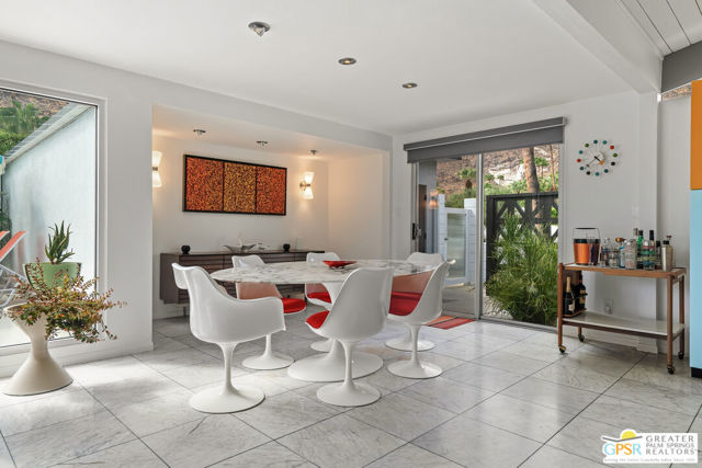 844 N Topaz Circle, Palm Springs, CA 92262