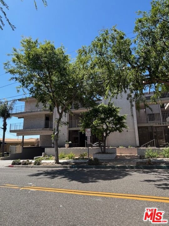 1995 Molino Avenue #102