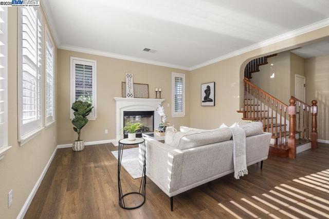 670 W Privado Way, Mountain House CA: https://media.crmls.org/mediaz/d3c24680-c601-45f2-a4af-88fecb73b528.jpg