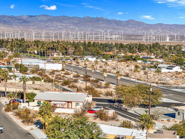 2670 Junipero Avenue, Palm Springs CA: https://media.crmls.org/mediaz/d3c267cf-5258-426a-aac3-699a8b4c8a38.jpg