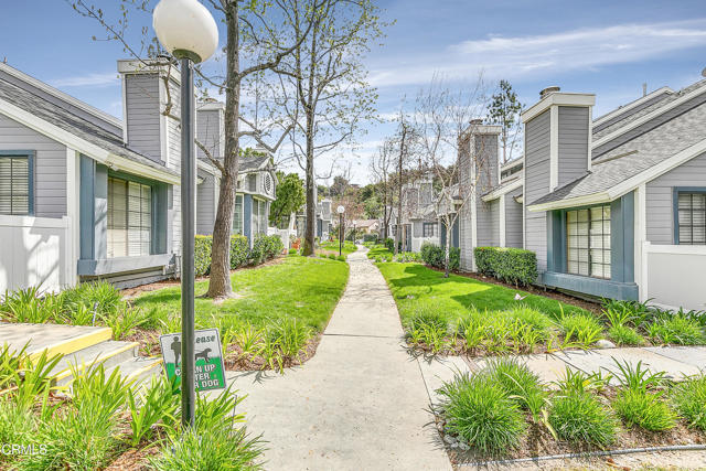 Detail Gallery Image 2 of 39 For 274 Walnut Ct, Azusa,  CA 91702 - 2 Beds | 2/1 Baths