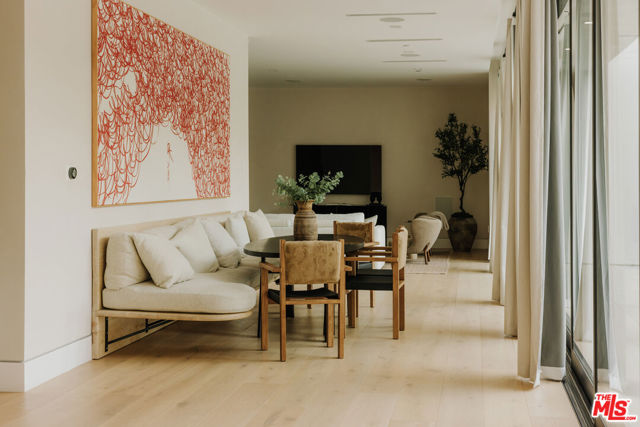 260 S Canyon View Drive, Los Angeles CA: https://media.crmls.org/mediaz/d3c38f18-da77-4d24-8bcf-1f3276153106.jpg