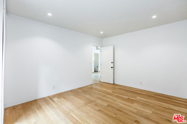 4229 Elmer Avenue, North Hollywood CA: https://media.crmls.org/mediaz/d3c3c9c5-cb67-43bb-a4ea-33ad2d21ce5d.jpg