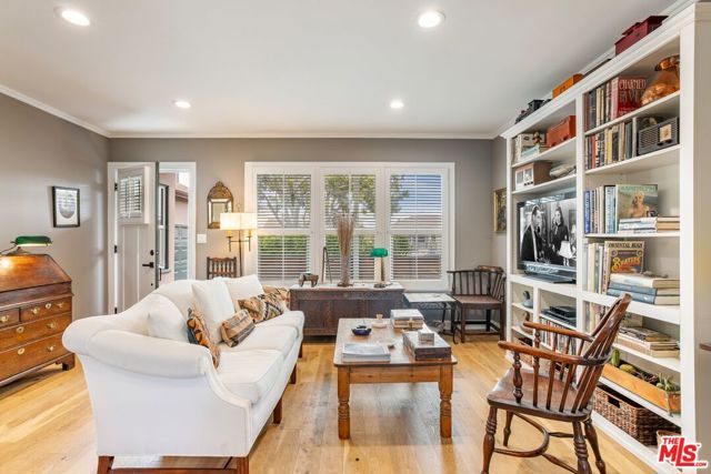 11521 Segrell Way photo 2