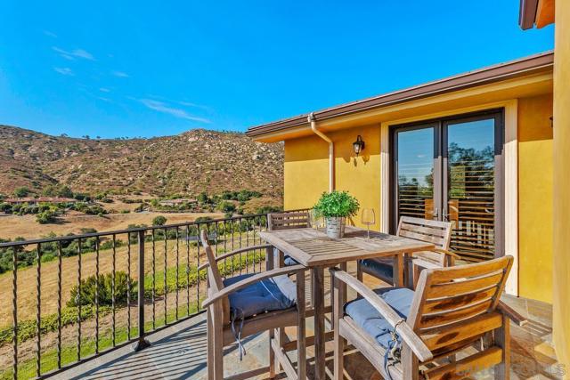 18585 Deer Valley Estates, Poway CA: https://media.crmls.org/mediaz/d3c45261-5f18-4db6-b3b3-1e98ce33b04b.jpg