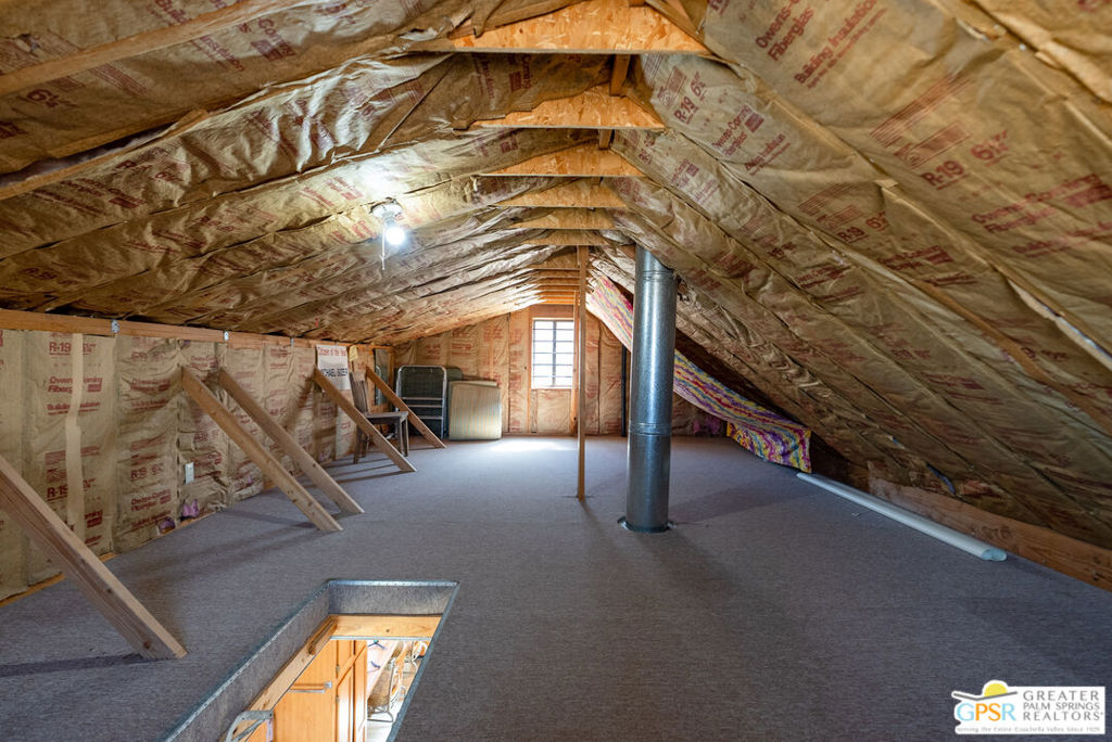 https://media.crmls.org/mediaz/d3c4aac9-5d9f-4b28-89fc-85863e955892.jpg?preset=X-Large