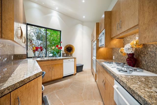 79235 Tom Fazio N Lane, La Quinta CA: https://media.crmls.org/mediaz/d3c4b6bb-0ab4-44b8-b602-f1f4f41e68ad.jpg