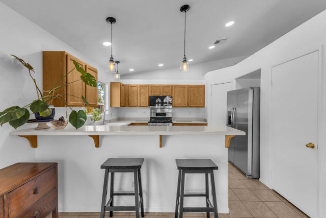 Image 22 of 64 For 52680 Avenida Martinez