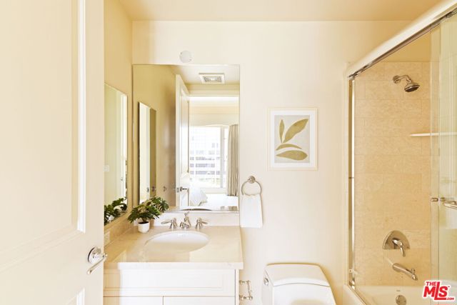 10727 Wilshire Boulevard, Los Angeles CA: https://media.crmls.org/mediaz/d3c51b3c-e53d-4331-ba42-aaa30446f042.jpg