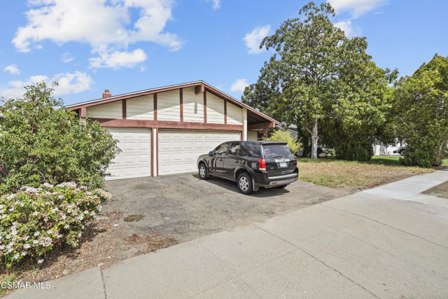 887 Erringer Road, Simi Valley CA: https://media.crmls.org/mediaz/d3c650f2-eae9-4ae7-83c1-ff8311c4cc9b.jpg