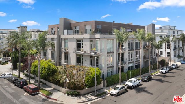 13320 Beach Avenue, Marina del Rey, California 90292, 2 Bedrooms Bedrooms, ,2 BathroomsBathrooms,Condominium,For Sale,Beach,24422955