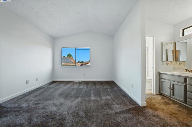 2524 Brazil Ct, Antioch CA: https://media.crmls.org/mediaz/d3c8300a-1c03-4435-ac21-4cf545f8e3ea.jpg