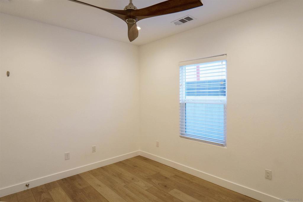 MLS #250018206SD img 31