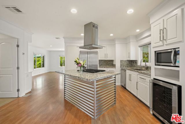 Drew Fenton | 29500 Heathercliff Rd Malibu CA | MLS: 7460247