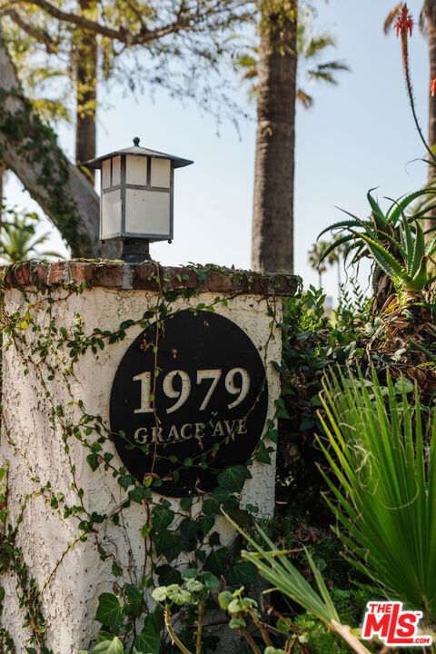 1979 Grace Avenue, 2 photo 40