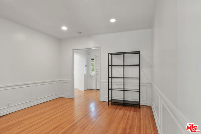 4659 Morse Avenue, Sherman Oaks CA: https://media.crmls.org/mediaz/d3ca3742-efac-471f-941d-c202febeaab7.jpg