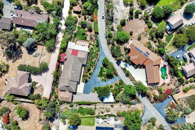 1650 Elevado Road, Vista CA: https://media.crmls.org/mediaz/d3cafde2-1c93-4f26-882a-1921d2025089.jpg