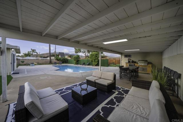 9903 Lindo Lake Place, Lakeside CA: https://media.crmls.org/mediaz/d3cbb7fe-a5a8-4d1d-9f2e-9ccec8303f6a.jpg