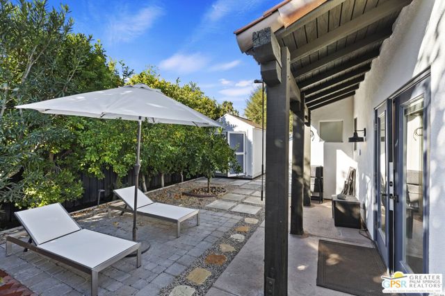 535 E Via Colusa, Palm Springs CA: https://media.crmls.org/mediaz/d3ccf107-d1ed-41ee-9d6a-2138ba8d9190.jpg