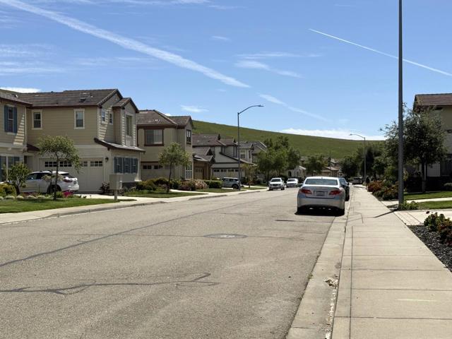 7862 Ridgeline Place, Dublin CA: https://media.crmls.org/mediaz/d3ce5936-23c2-4005-92e9-8f595cc4a81a.jpg