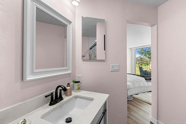 Detail Gallery Image 21 of 36 For 2544 Navarra #12,  Carlsbad,  CA 92009 - 2 Beds | 2 Baths