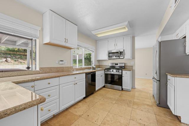 Detail Gallery Image 10 of 37 For 1531 Max Ave, Chula Vista,  CA 91911 - 4 Beds | 2/1 Baths