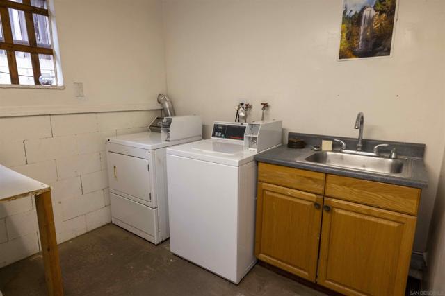 647 San Dieguito Dr., Encinitas CA: https://media.crmls.org/mediaz/d3cf09c3-4ba5-4842-8800-17c8708d713c.jpg