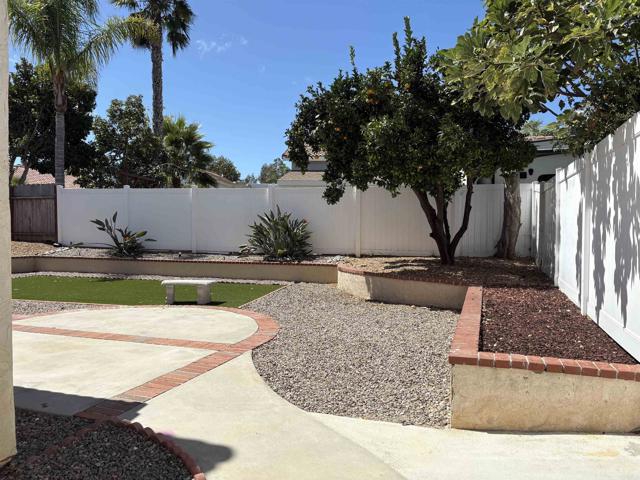 Detail Gallery Image 32 of 41 For 735 Rivertree Dr, Oceanside,  CA 92058 - 4 Beds | 3 Baths