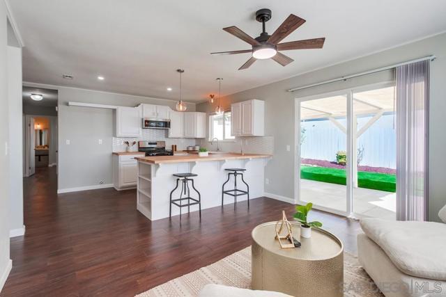 950 Funquest Dr, Fallbrook CA: https://media.crmls.org/mediaz/d3cf4c81-f0f5-4e21-83ce-e7703c9f51dd.jpg