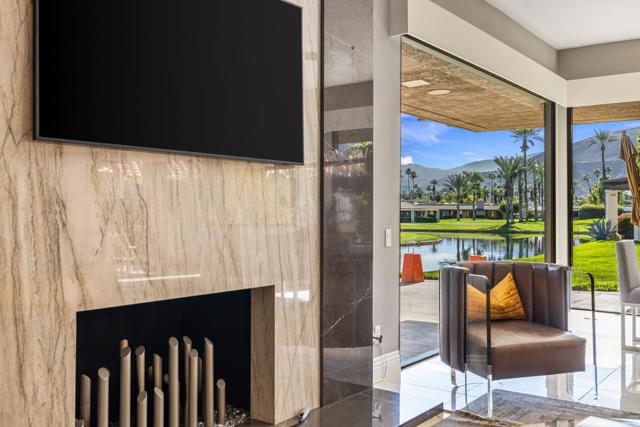 6 Barnard Court, Rancho Mirage CA: https://media.crmls.org/mediaz/d3d043e2-aeee-4b35-9fef-9c82ade24e88.jpg