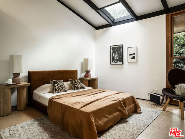2050 La Fremontia Street, South Pasadena CA: https://media.crmls.org/mediaz/d3d12219-1f57-4f34-b198-ec681653bd78.jpg