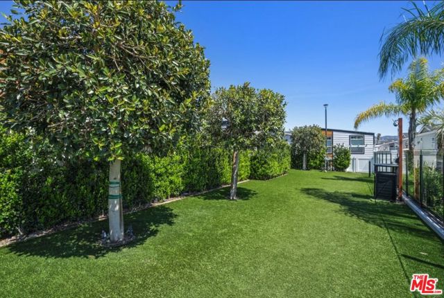 8250 Lankershim Boulevard, 112 photo 19