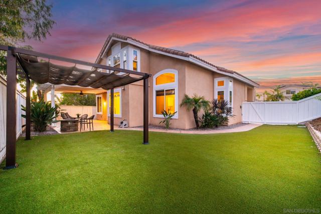 1187 Avenida Azul, San Marcos CA: https://media.crmls.org/mediaz/d3d257c7-6302-4f2b-a654-1e85cfb56921.jpg