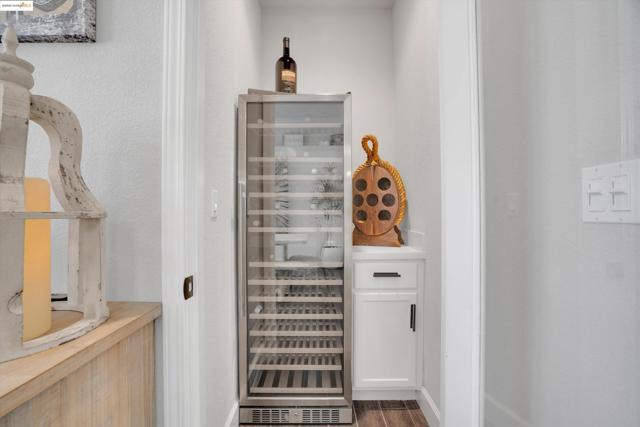 542 Harbor Cove Cir, Discovery Bay CA: https://media.crmls.org/mediaz/d3d2c9b8-d051-4d1e-8718-e14d94ee3b27.jpg