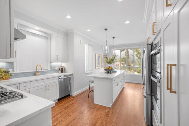 107 Knockash, San Francisco CA: https://media.crmls.org/mediaz/d3d3001c-8da3-4c62-a126-b75261c6bce6.jpg