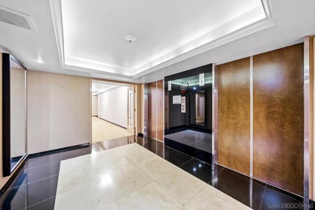 1780 Avenida Del Mundo, Coronado CA: https://media.crmls.org/mediaz/d3d351aa-cb1b-48fd-8099-f11a8552d916.jpg