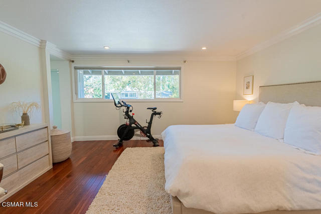 1453 Cheswick Place, Westlake Village CA: https://media.crmls.org/mediaz/d3d37020-11df-4c0f-a4ec-7b87bdec84ce.jpg