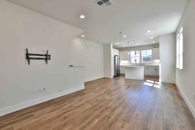 1435 El Camino Real, Santa Clara CA: https://media.crmls.org/mediaz/d3d4983d-04e8-400b-a36b-b8851d790fb4.jpg