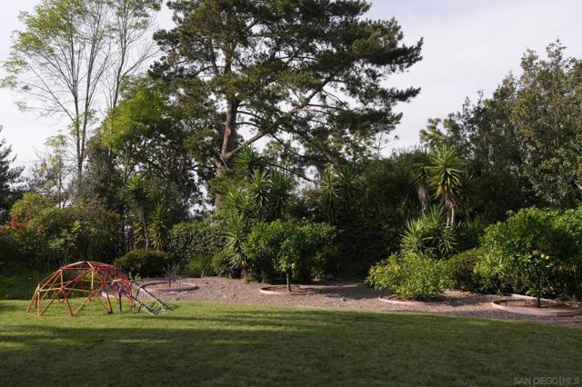 Image 29 of 49 For 1450 Highland Dr