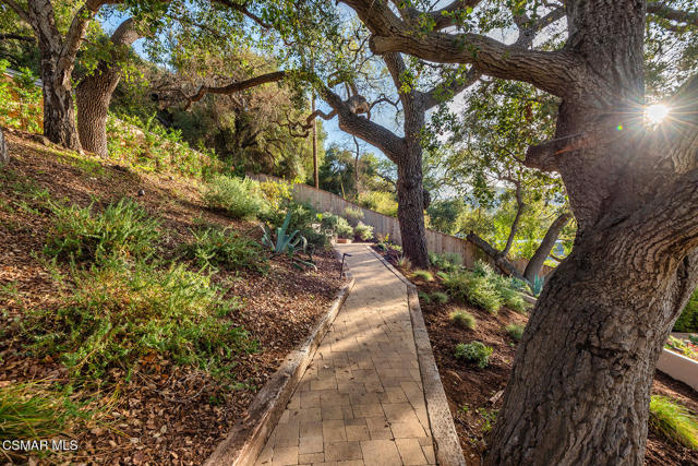 2443 Stafford Road, Lake Sherwood CA: https://media.crmls.org/mediaz/d3d4e78c-9c52-4f5a-8b2b-ff71a729f8e2.jpg