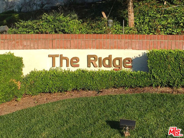 12386 Ridge Circle, Los Angeles CA: https://media.crmls.org/mediaz/d3d54acb-fa1d-459b-b252-7db5271082c4.jpg