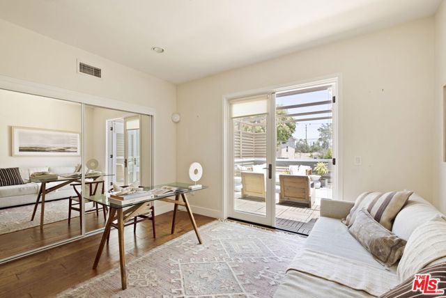 2468 Wellesley Avenue, Los Angeles CA: https://media.crmls.org/mediaz/d3d58c0f-6bb2-4e1a-ba2c-92d85d7dd10f.jpg