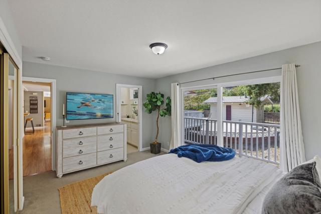 13525 Paseo Terrano, Salinas CA: https://media.crmls.org/mediaz/d3d5a1d0-ca71-424d-a9c5-f6c64c4ff00f.jpg